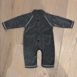Like NEW: Hip Gray Baby Jumpsuit
